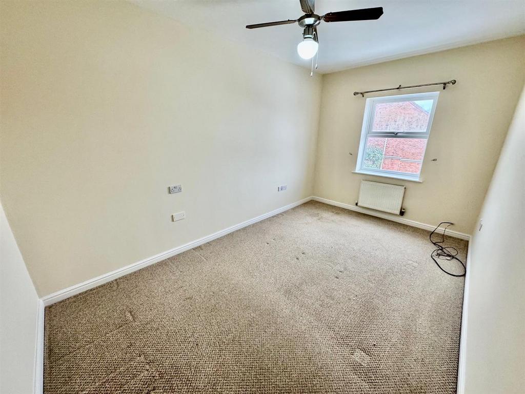 Bedroom 1.jpg