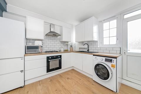 2 bedroom flat for sale, Greenbay Road, SE7