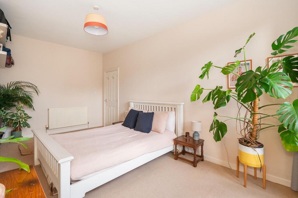2 Z4 R6 RD - Bedroom A.jpg