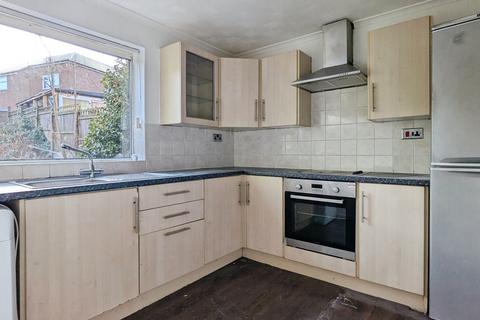 2 bedroom semi-detached house to rent, Wildmoor Avenue, Holts, Oldham, OL4