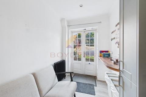 3 bedroom semi-detached house for sale, 24 Roddam Close, COLCHESTER CO3
