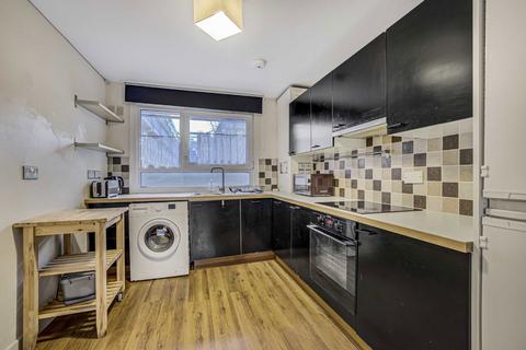 Yelverton Road, London SW11