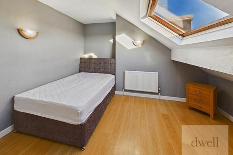 undefined, Vinery Mount, East End Park, Leeds, LS9