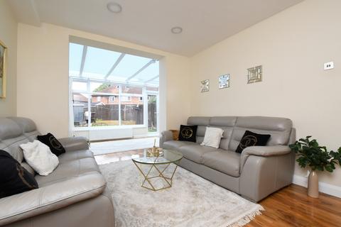 3 bedroom maisonette for sale, Westhorne Avenue, Eltham, SE9