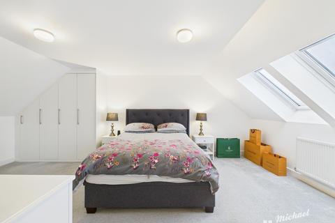 undefined, Leighton Buzzard LU7