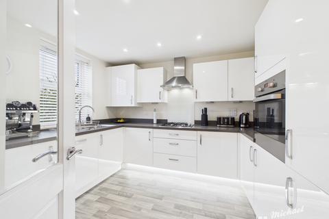 undefined, Leighton Buzzard LU7