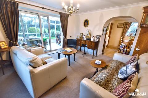 4 bedroom detached bungalow for sale, Templeton, Narberth