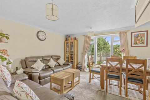 2 bedroom semi-detached house for sale, Totteridge Road, High Wycombe HP13