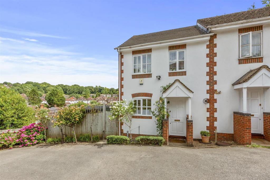 142b Totteridge Road, HP13 6 HZ-13.jpg