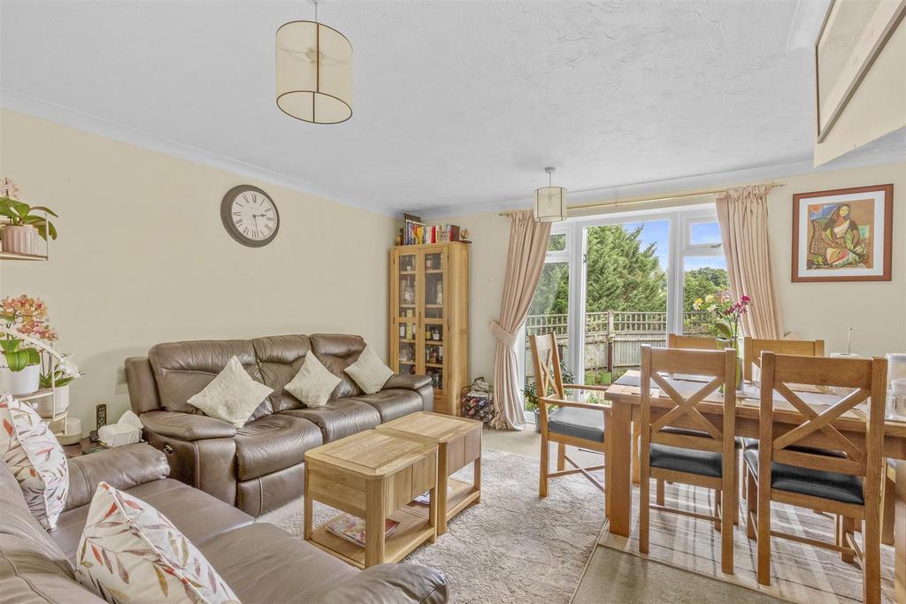 142b Totteridge Road, HP13 6 HZ-7.jpg