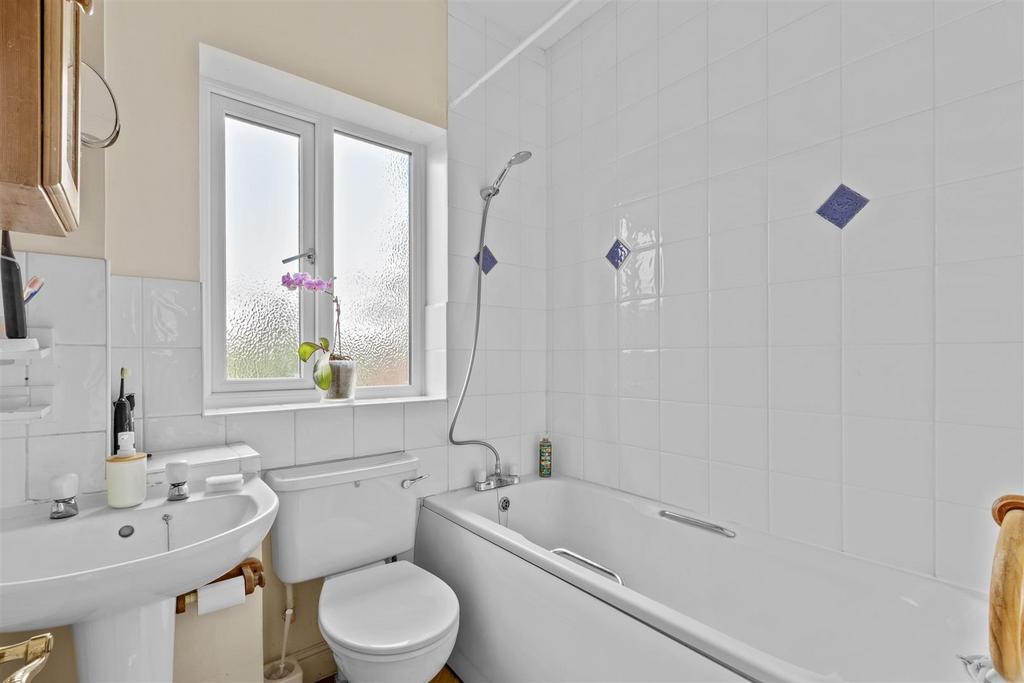142b Totteridge Road, HP13 6 HZ-4.jpg