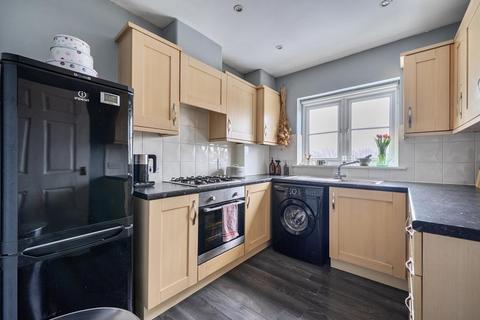 1 bedroom flat for sale, Hook,  Hampshire,  RG27