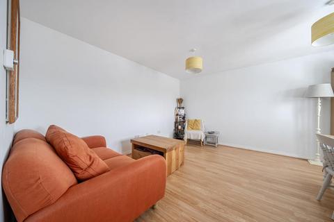 1 bedroom flat for sale, Hook,  Hampshire,  RG27
