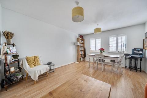 1 bedroom flat for sale, Hook,  Hampshire,  RG27