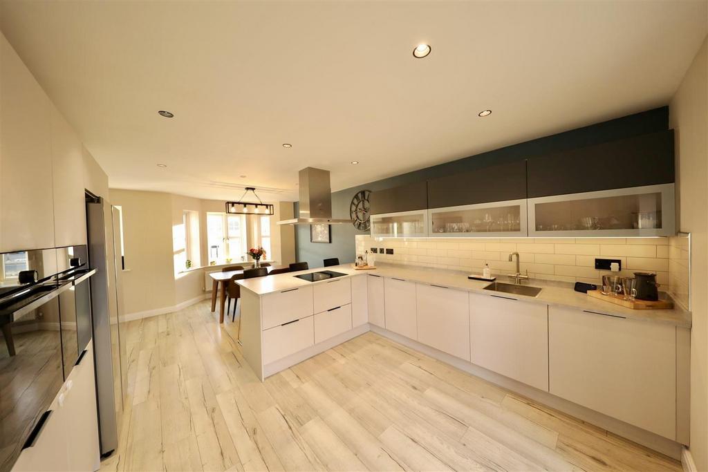 Kitchen diner