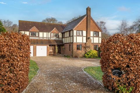 undefined, Blindmans Gate, Woolton Hill, Newbury, RG20 9XD