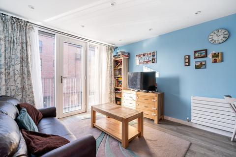 2 bedroom apartment for sale, Tooting High Street, London, SW17