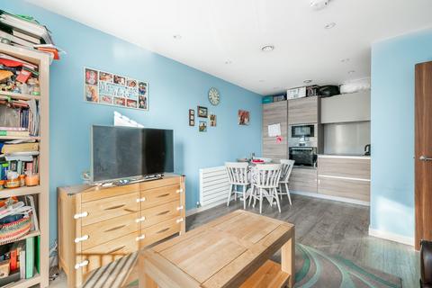 2 bedroom apartment for sale, Tooting High Street, London, SW17