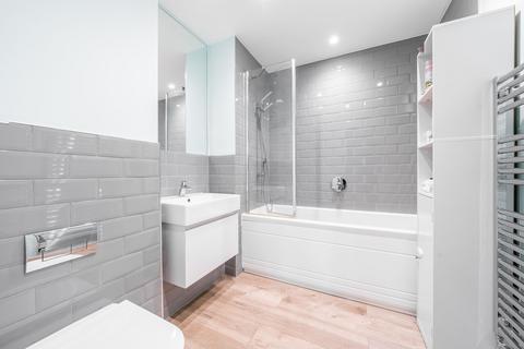 2 bedroom apartment for sale, Tooting High Street, London, SW17