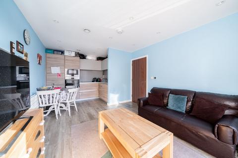 2 bedroom apartment for sale, Tooting High Street, London, SW17