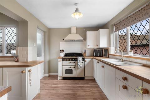 undefined, Lichfield Avenue, Evesham WR11