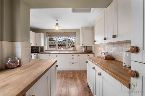 undefined, Lichfield Avenue, Evesham WR11