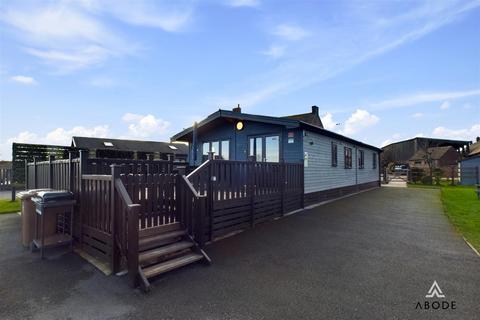 4 bedroom chalet to rent, Brook Lane, Derby DE65