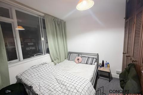 2 bedroom maisonette to rent, High Street Colliers Wood, SW19