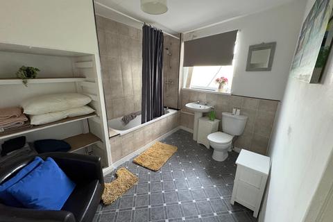 4 bedroom flat share to rent, Roker Avenue, Sunderland SR6