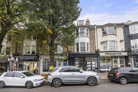 2 bedroom flat to rent, Goldstone Villas, Hove