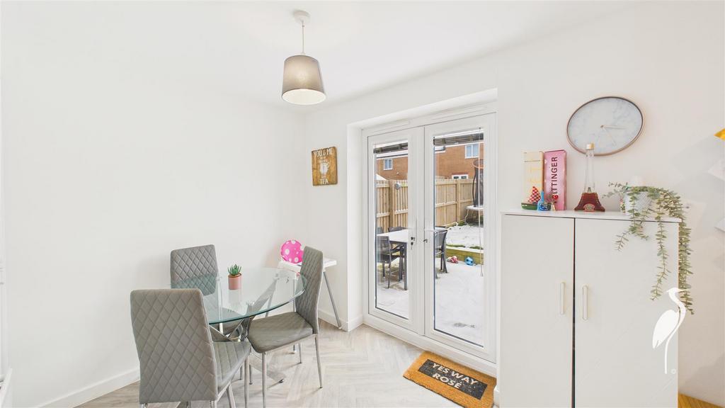Kitchen &amp; Dining Area
