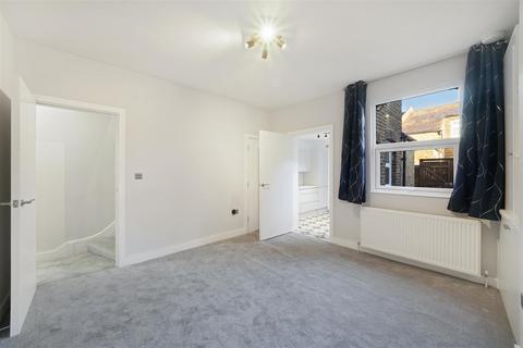 4 bedroom terraced house to rent, Stoke Place, Willesden Junction, London