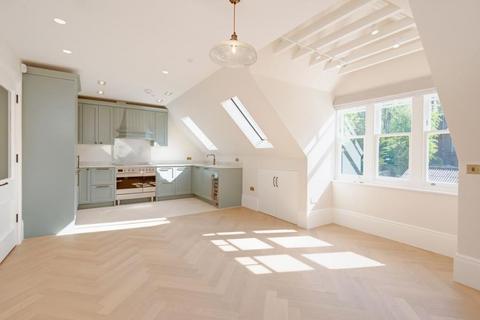 3 bedroom apartment to rent, Netherhall Gardens, Hampstead, London, NW3