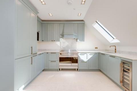 3 bedroom apartment to rent, Netherhall Gardens, Hampstead, London, NW3