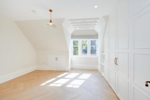 3 bedroom apartment to rent, Netherhall Gardens, Hampstead, London, NW3