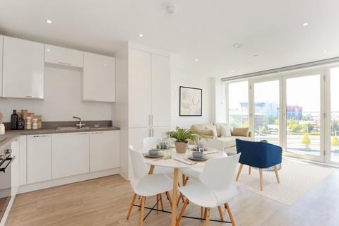 2 bedroom apartment to rent, Clippers Quay Salford M50