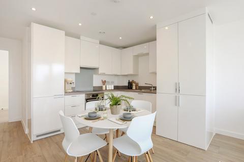 2 bedroom apartment to rent, Clippers Quay Salford M50