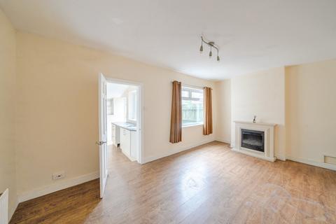 3 bedroom end of terrace house to rent, Braemar Avenue, Hull, East Riding of Yorkshire, HU6