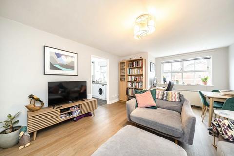 2 bedroom flat for sale, Macmillan Way, London SW17
