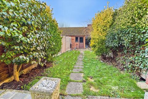 2 bedroom terraced house for sale, Hook Road, Chessington, Surrey, KT9