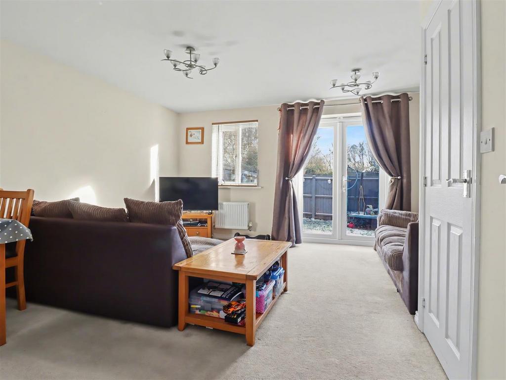 Sitting/dining room