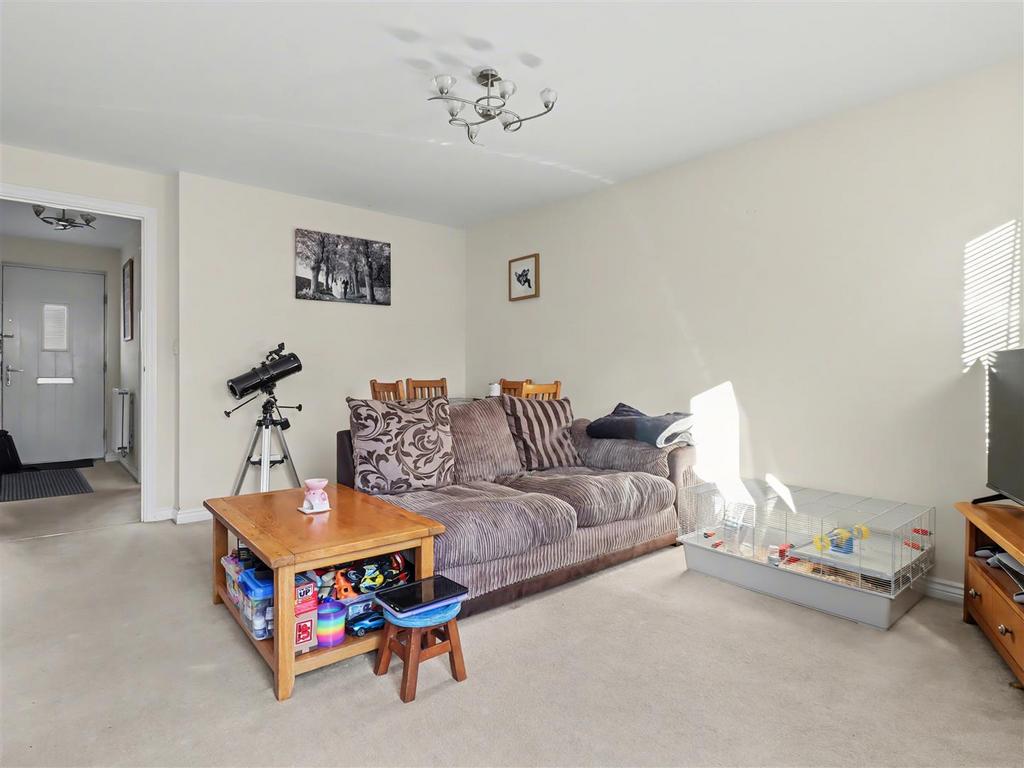 Sitting/dining room