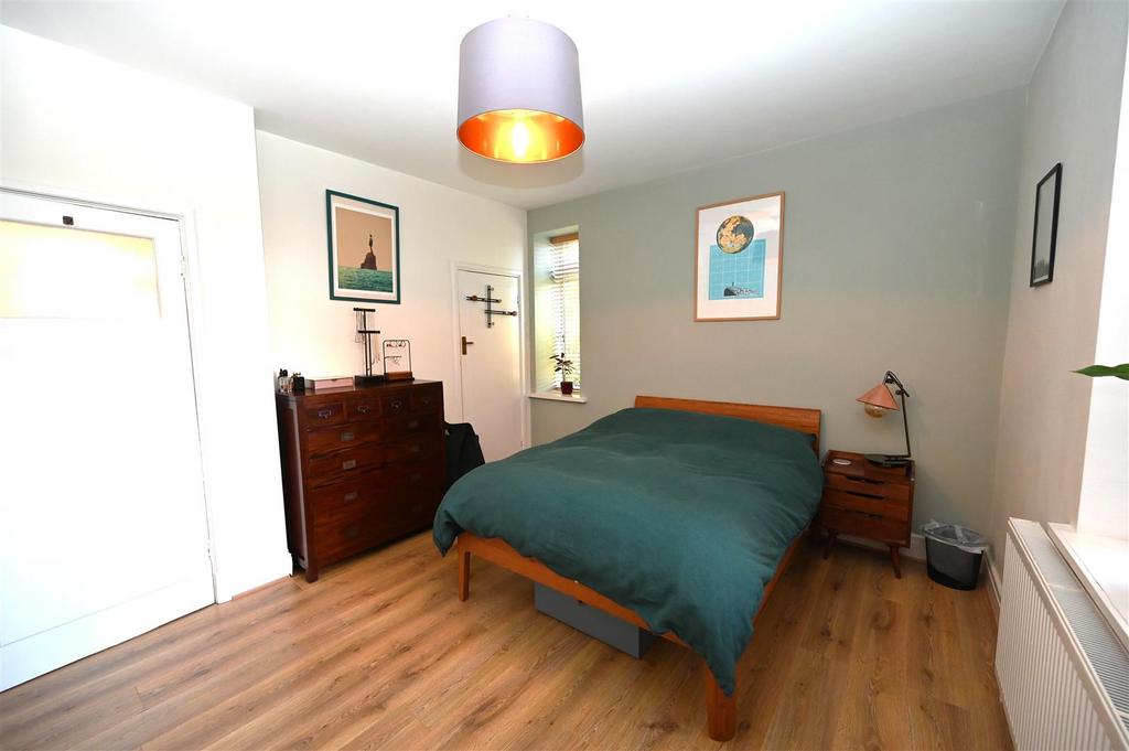 Bed 1b.JPG