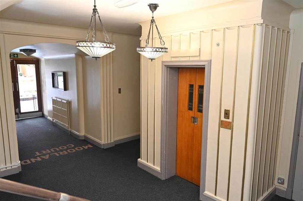 Hallway with lift.JPG