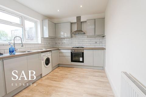 3 bedroom terraced house to rent, Wesley Avenue, Hounslow, TW3