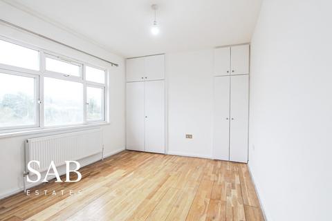 3 bedroom terraced house to rent, Wesley Avenue, Hounslow, TW3