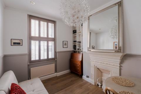 2 bedroom apartment for sale, Cleveland Street, London W1T