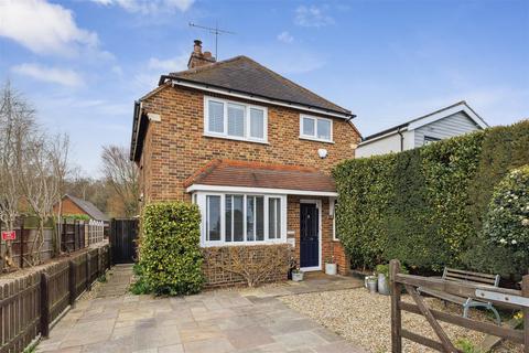 3 bedroom detached house for sale, Steels Lane, Oxshott