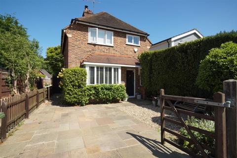 Steels Lane, Oxshott