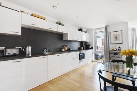 2 bedroom flat for sale, High Road, Finchley, London, N12